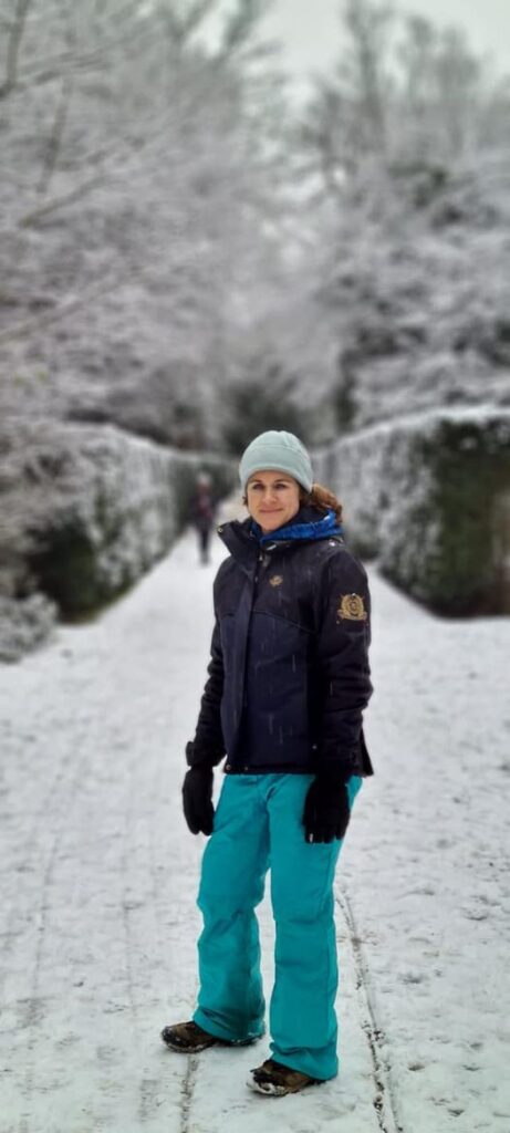Outdoor pre- and postnatal personal trainer Caroline Ross of Mamaste Fitness.